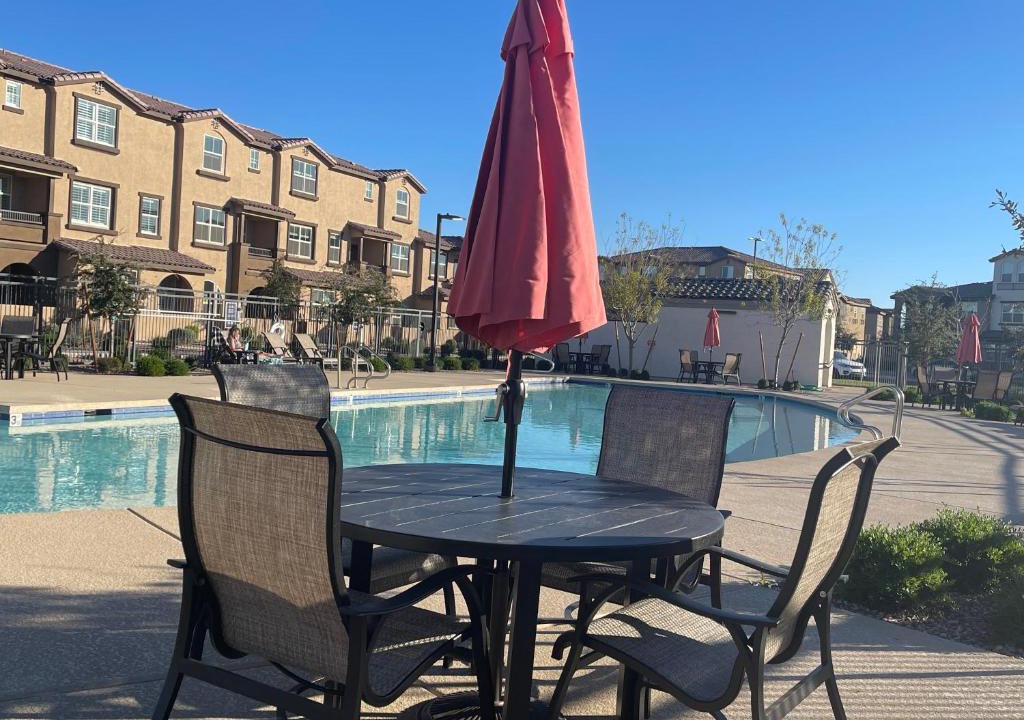 Chandler House | Quiet Private Room with Walk-in Closet, Pool, Grill