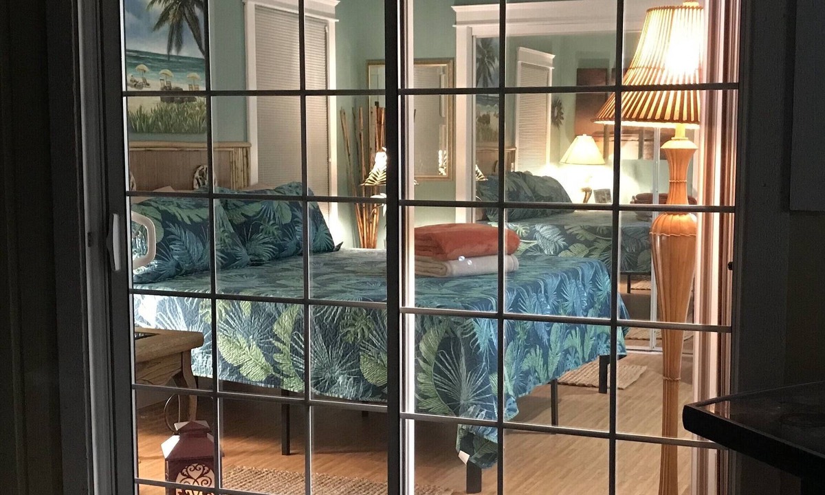 Carpenter Canyon Cottage | Quiet, Stand-alone Country Granny Cottage near the Village,