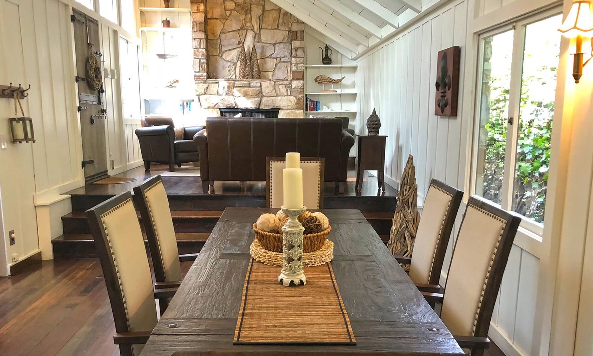 Southeast Carmel Cottage | ~Quintessential Carmel Cottage~Escape the City~