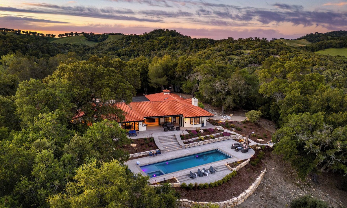 Adelaida Villa | Rancho Robles by AvantStay | ☀️🍷 Vineyard Villa w/Views, Pool & Privacy