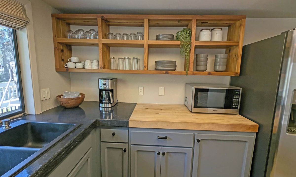 Overlook Park House | Red Fir 20 - Cabin + ADU, SHARC, Hot Tub, A/C, Bikes