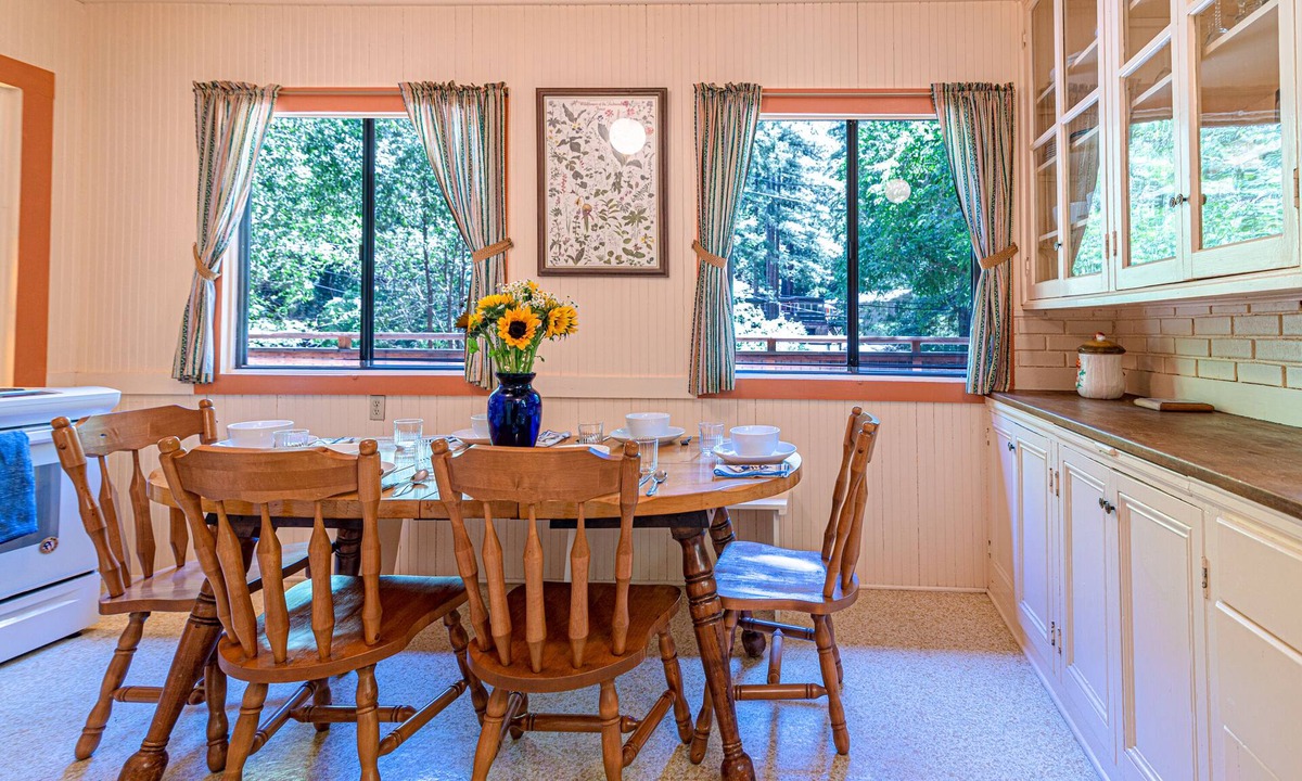 Rio Nido House | Redwoods Grove Lodge | Big House 7 Bed Retreat
