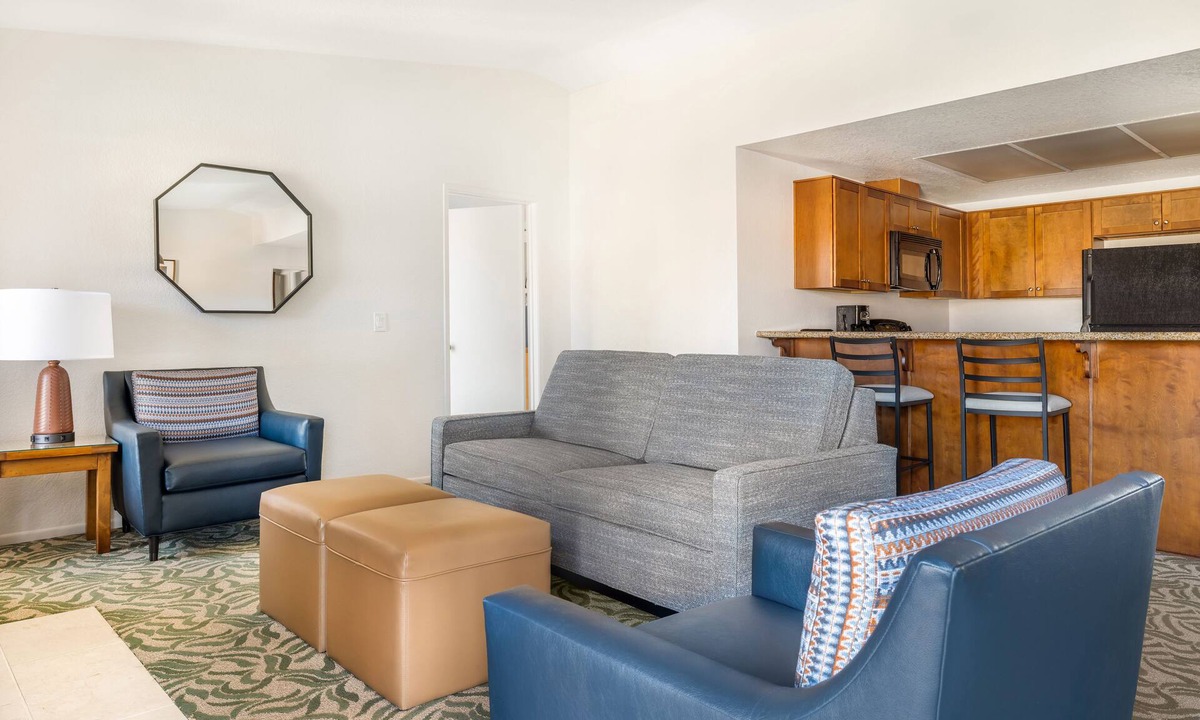 San Diego Country Estates Hotel | Relax and Recharge! Four Comfortable Units, Hiking, Golf, Near Santaya Isabel