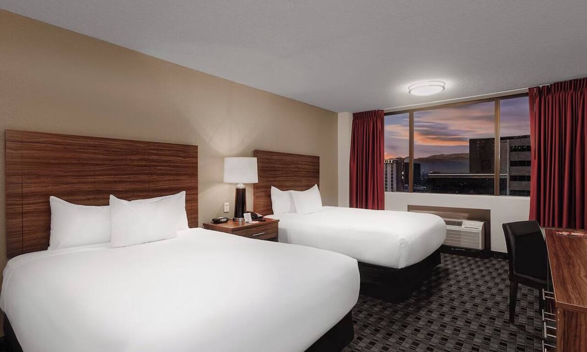 Downtown Las Vegas Hotel | Relax and Recharge! Pool, Restaurant, Free Parking, Near Mob Museum