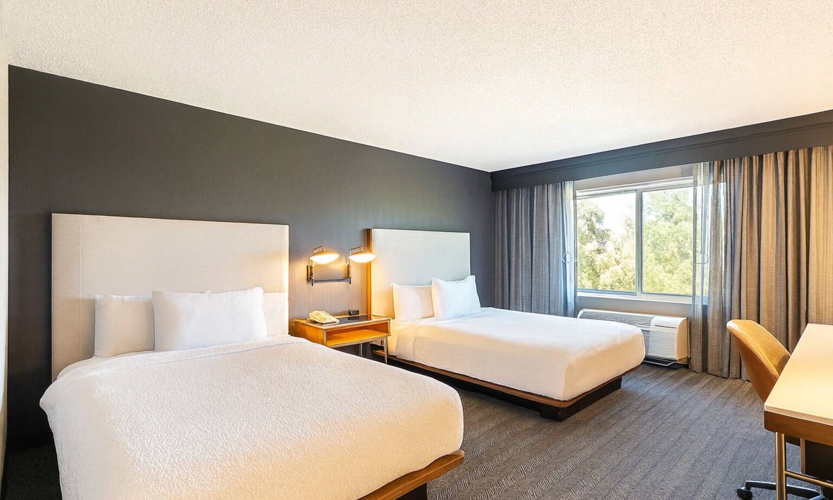 San Ramon Hotel | Relax and Recharge! TWO Classy Units, Swimming Pool, Free Parking, Pets Allowed!