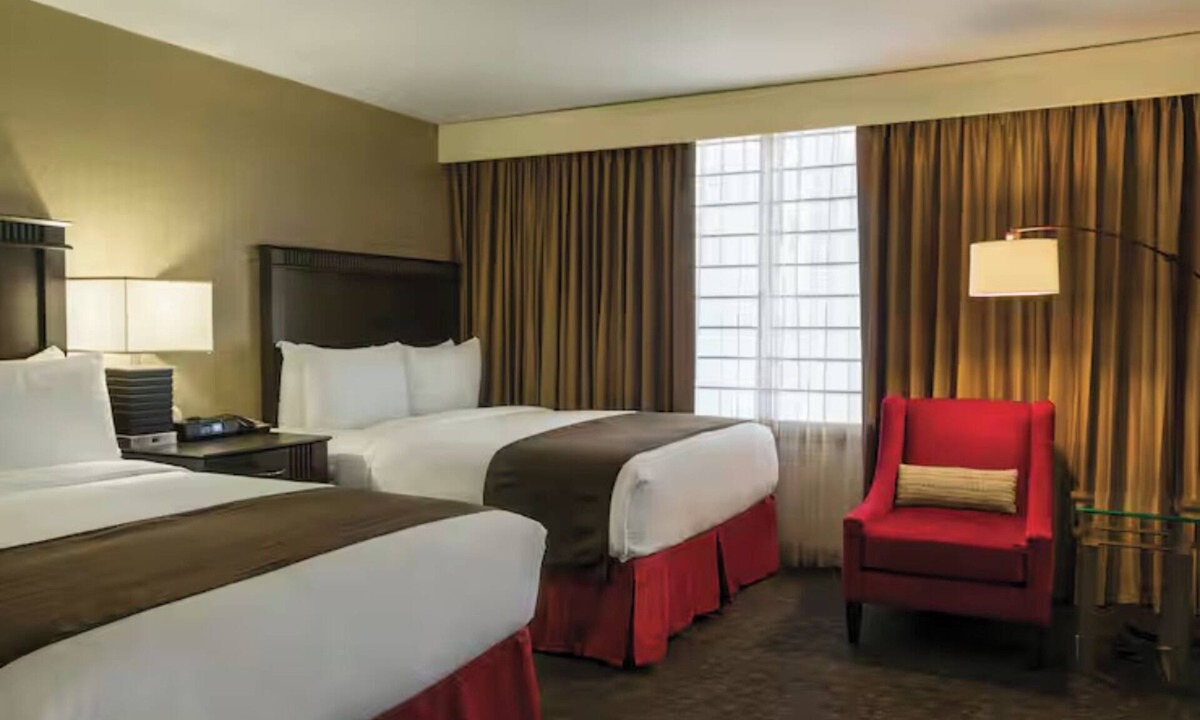 Little Tokyo Hotel | Relax in This Downtown LA Suite w/Dining Table & Kitchenette Nearby