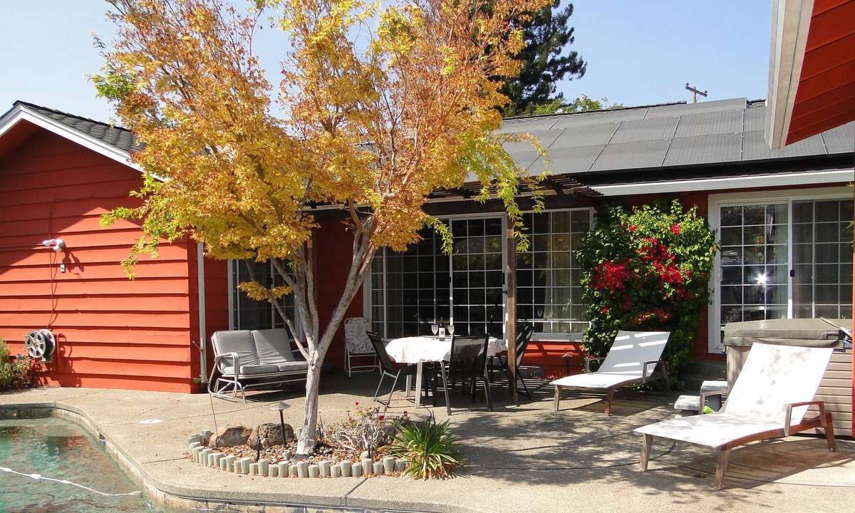 Bennett Valley House | Relax in Wine Country with Private Pool and Hot Tub!