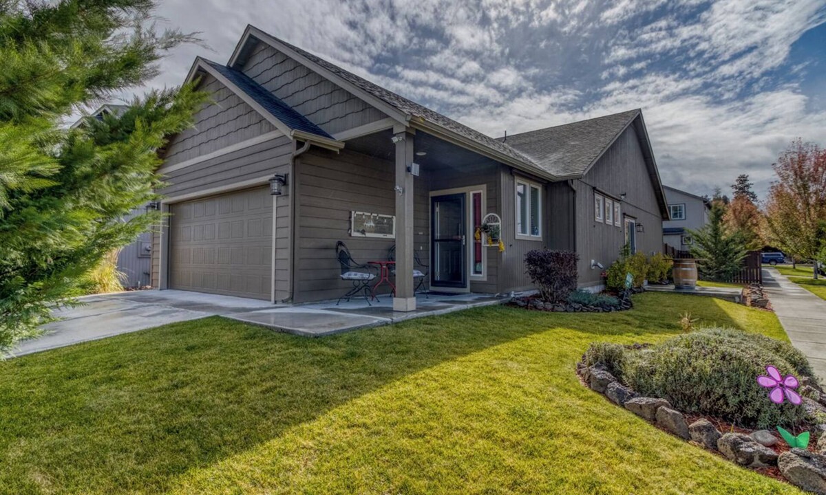 Old Farm District House | Relaxed Comfort in SE Bend - 3BR, 2BA with A/C & Cozy Patio
