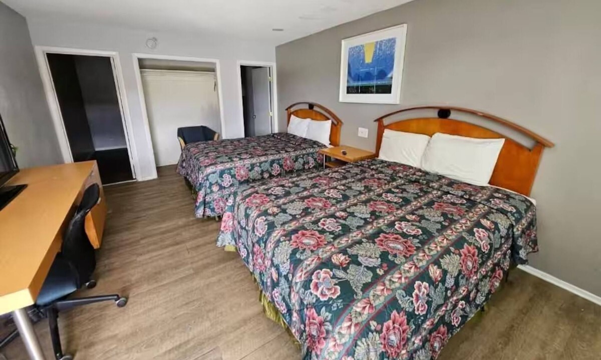 Ridgecrest Hotel | Relaxed Room w/Queen Beds + Kitchenette, Perfect for Extended Stays