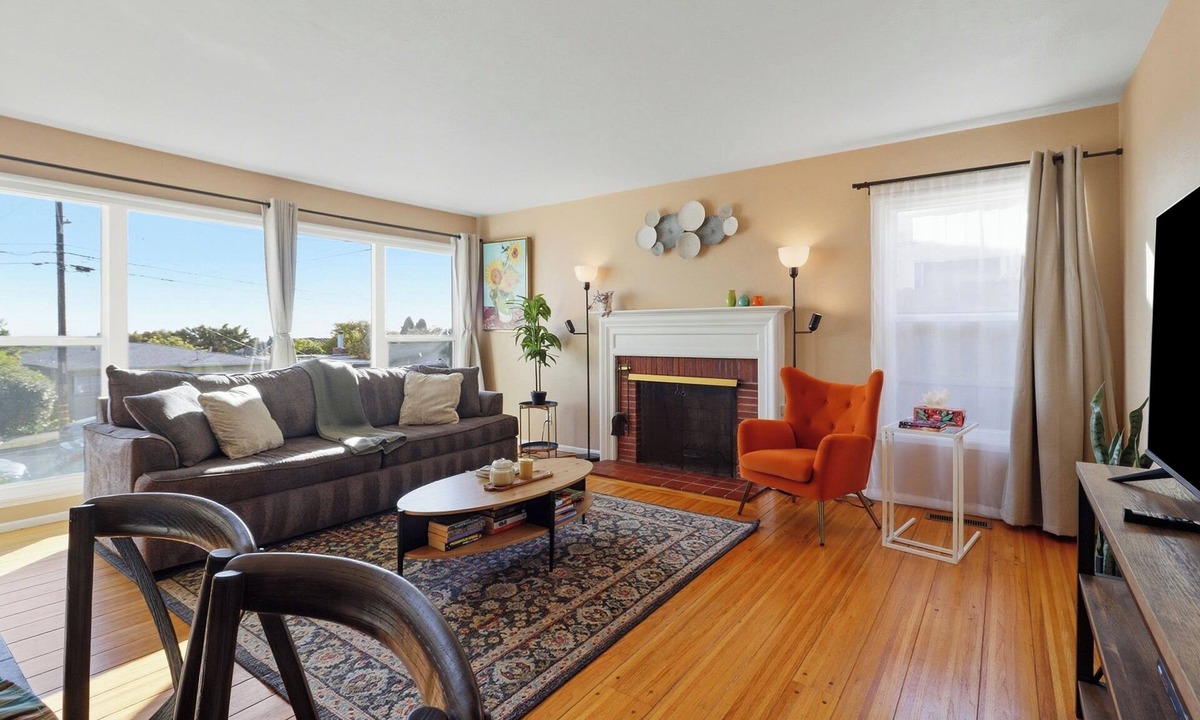 El Cerrito House | Relaxing 4 bedroom - Full Kitchen & Dining - BART