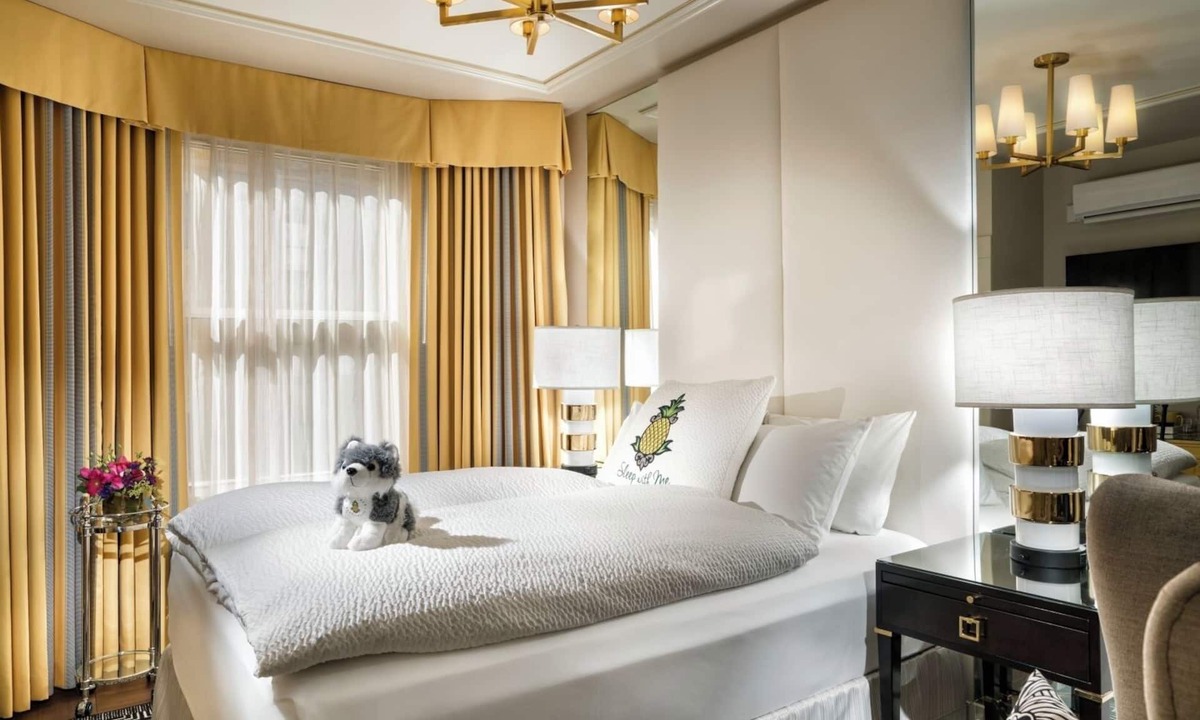 Theater District Hotel | Relaxing Couple Stay w/Access to Union Square