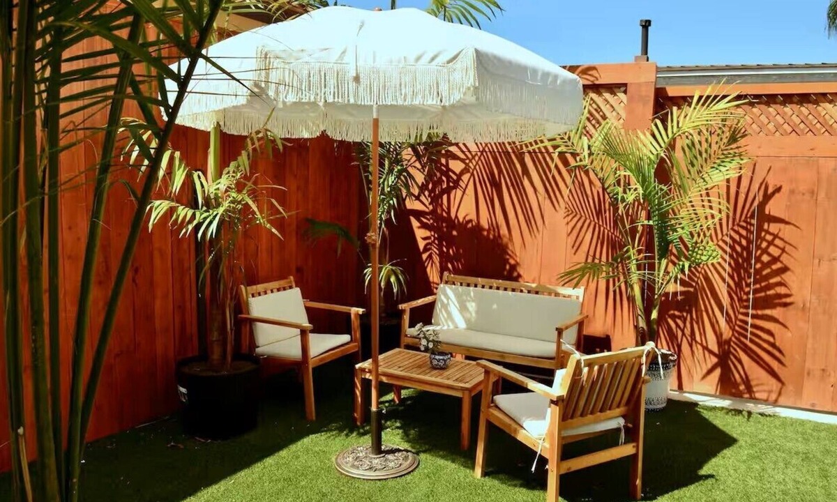East Side Capistrano House | Relaxing Oceanside oasis close to beach, harbor and Legoland