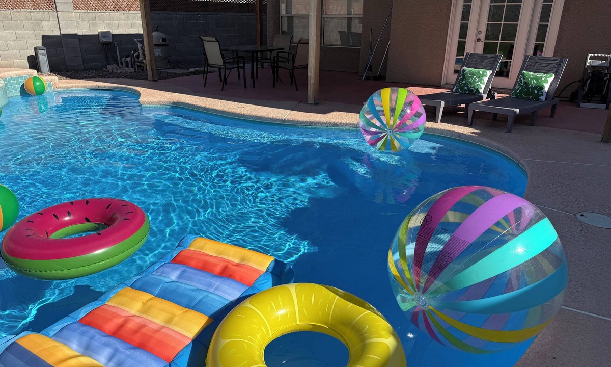 Summerlin House | Remodeled Pool Villa with High Ceilings Near Summerlin