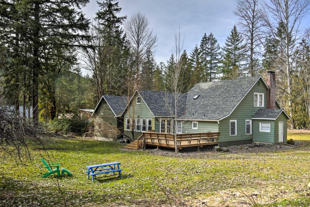Idanha House | Remote Escape: Riverside Home w/Scenic Views