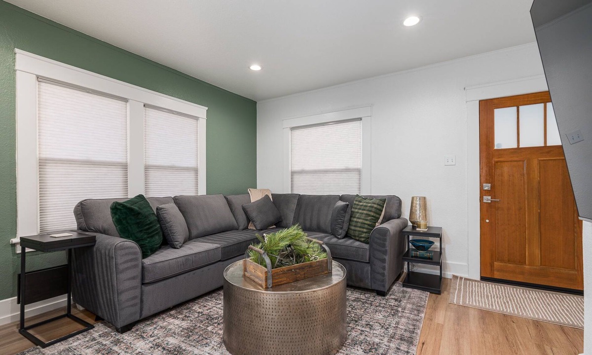 Midtown House | Renovated Midtown Home, Walkers Dream to Food/Fun