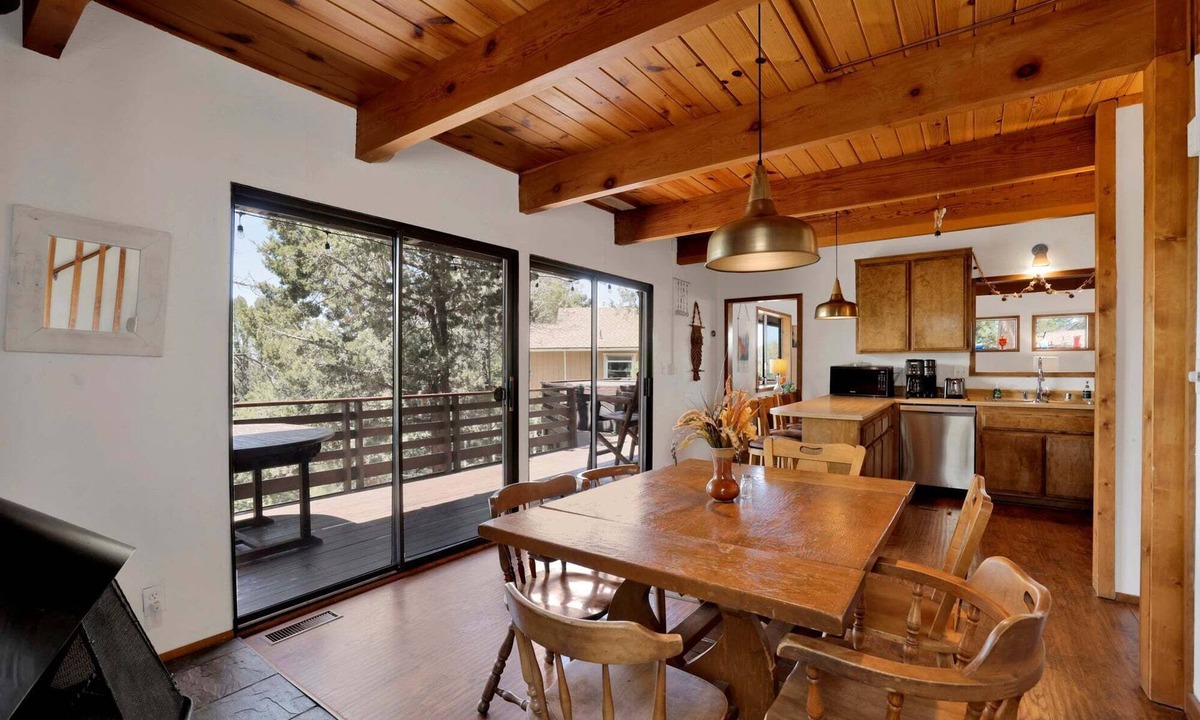 Upper Moonridge House | Resting Falcon#2661