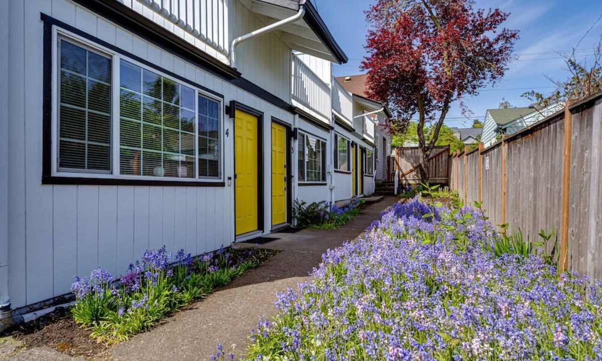 Friendly Apartment | Retreat near UO, Autzen, Amazon Park | 2 Studio - 2 Bath