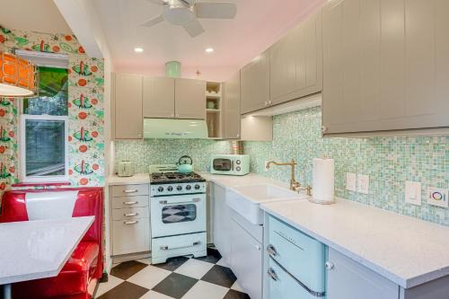 El Sobrante Apartment | Retro El Sobrante Apartment Near San Francisco!