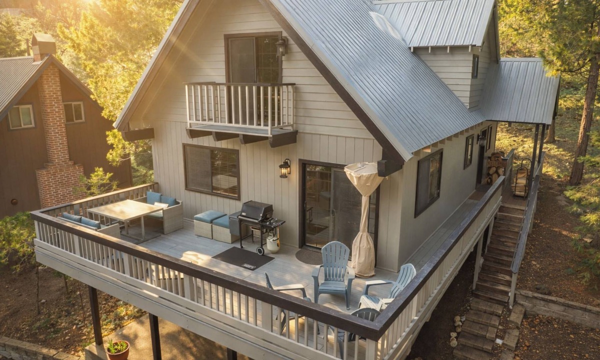 West Village Cabin | Ridgeview Retreat ~ Where Location Meets Comfort (AC!)