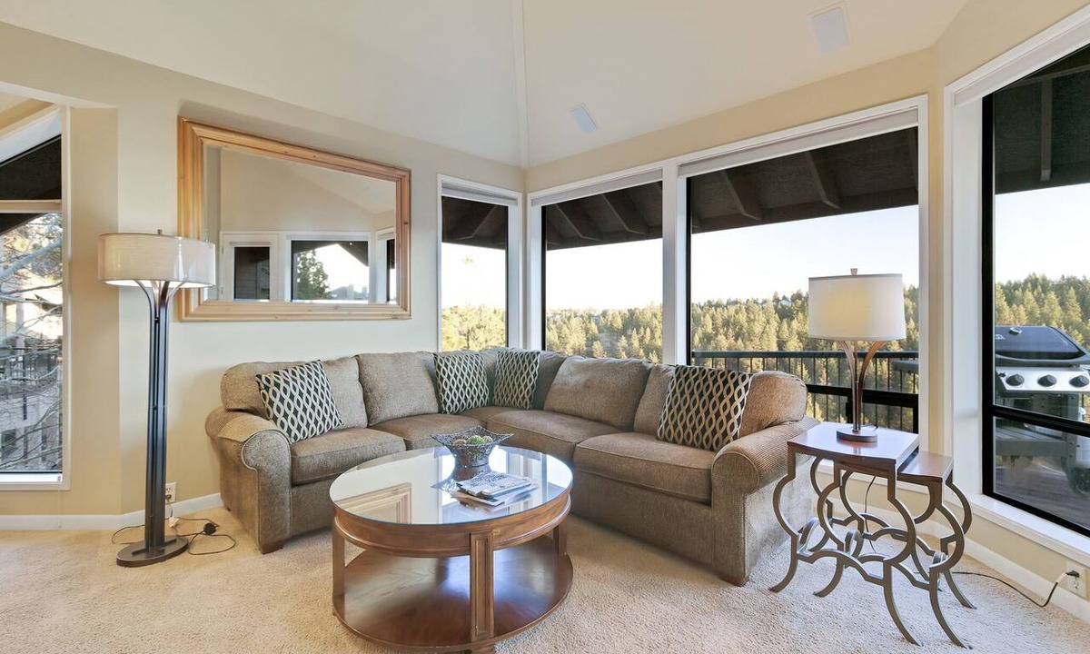 Century West Condo | River View Resort Condo with Hot Tub - Mt Bachelor