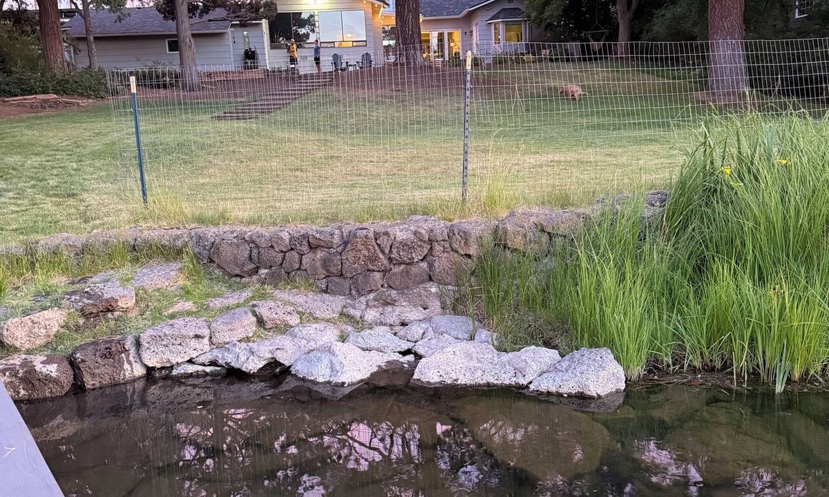 Orchard District House | Riverfront w/dock and big backyard. Enjoy your own slice of the Deschutes River.