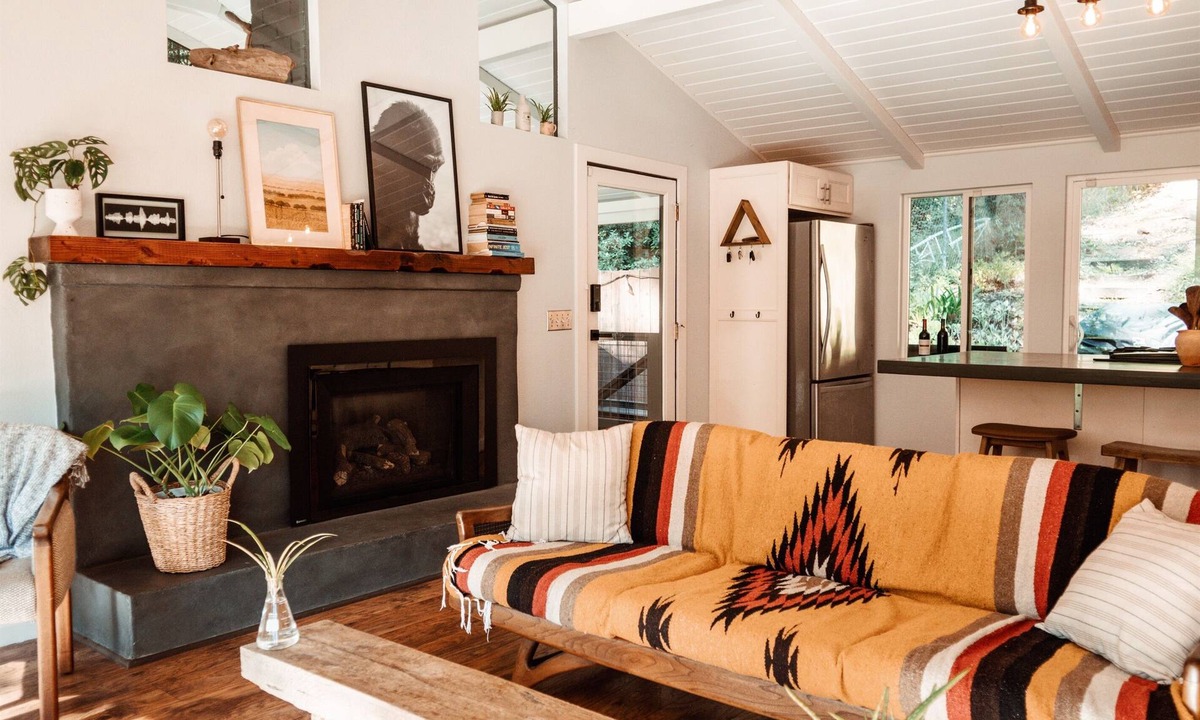 Northwood House | Riverhaus- Boutique 1BR w/Hot Tub Natural Sunlight