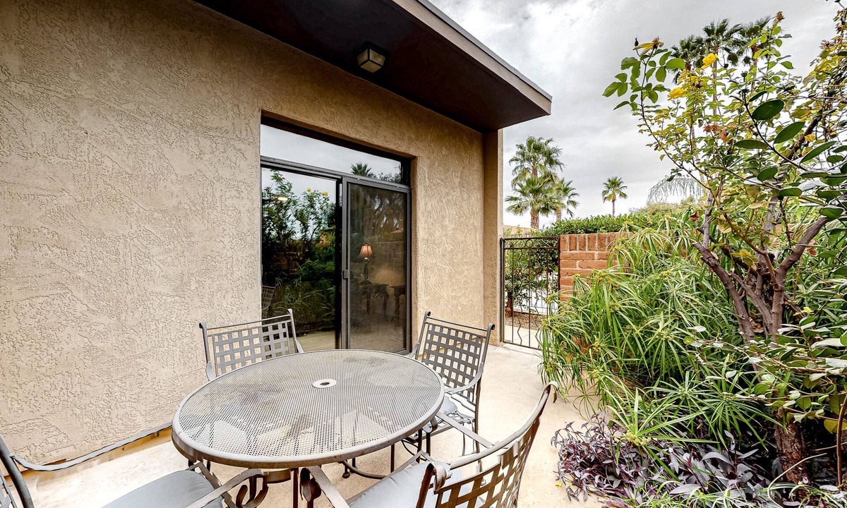 Campus Farm Condo | Riverside Suites - Shared Pool, Hot Tub, Putting Green, Gym & AC - Dogs Welcome