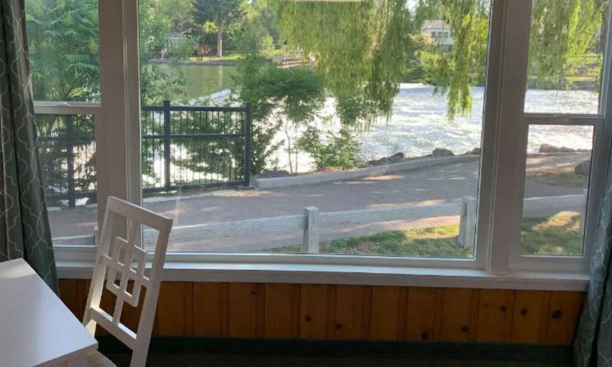 Bend Cottage | Riverview .