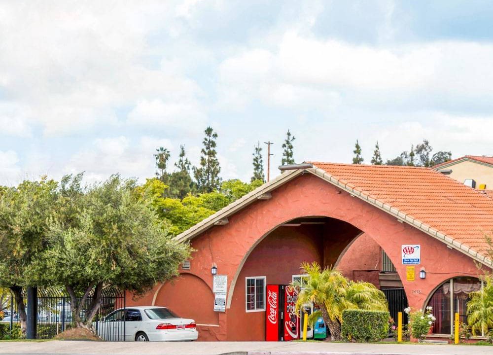 Lemon Grove Hotel | Rodeway Inn Lemon Grove San Diego East