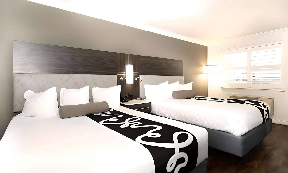East San Jose Hotel | Rodeway Inn San Jose HWY-101 Tully Rd Exit