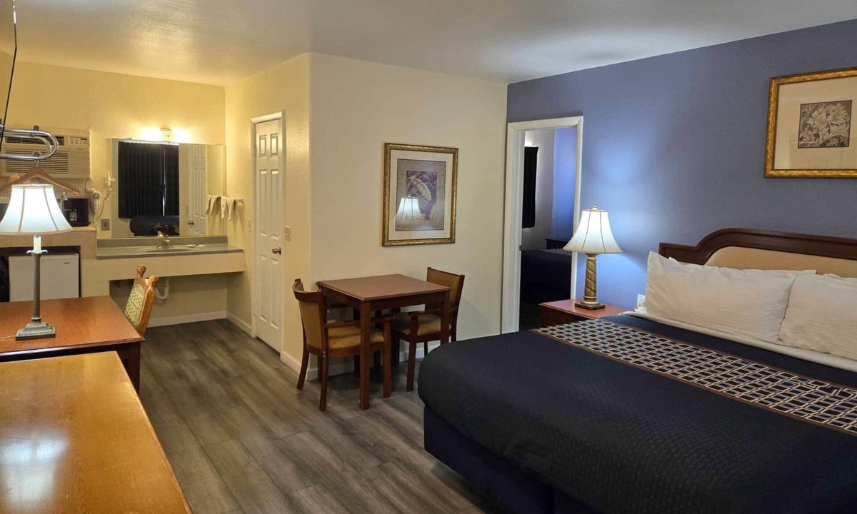 Blythe Hotel | Rodeway Inn & Suites Blythe I-10