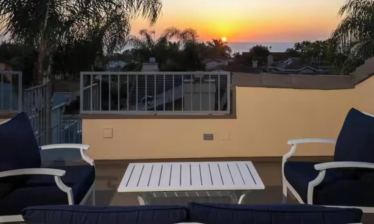 Village of La Jolla House | Roof top deck w/Panoramic Ocean Views, Chef's Kitchen