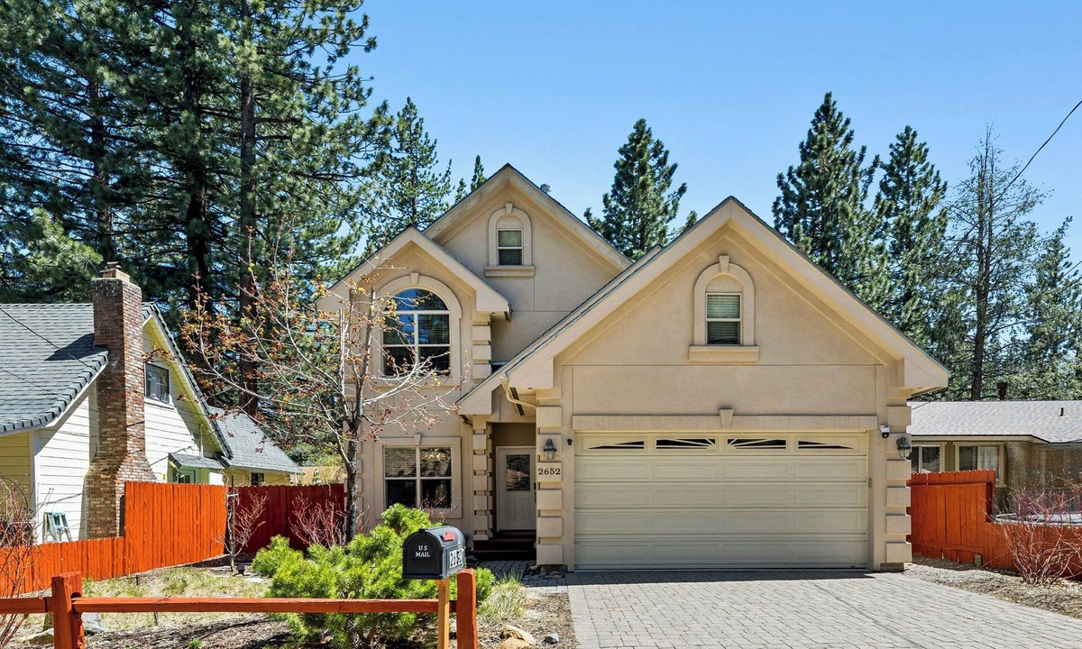 Sierra Tract House | Rosewood Retreat: Hot Tub, BBQ, Games
