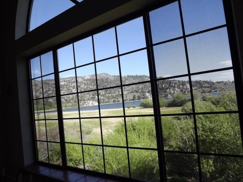 June Lake Apartment | Rr-edgewater01