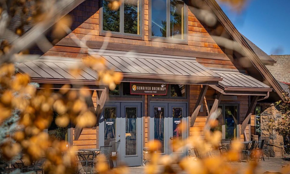 Sunriver House | Rustic cabin bungalow inside Sunriver, cute, cozy, close to village and sharc