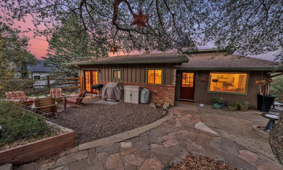 Prescott House | Rustic Retreat w/Deck! Dog Friendly| 2BR+Office