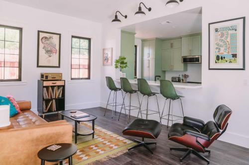 East Sacramento House | Sacramento Guest House w/Patio ~ 5 Mi to Downtown