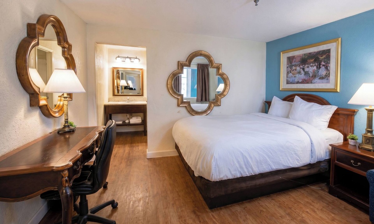 Sacramento Hotel | Sacramento Inn & Suites Cal Expo I-80
