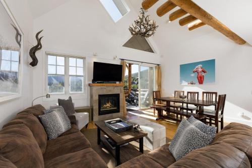 Saddle Ridge House | Saddle Ridge J2