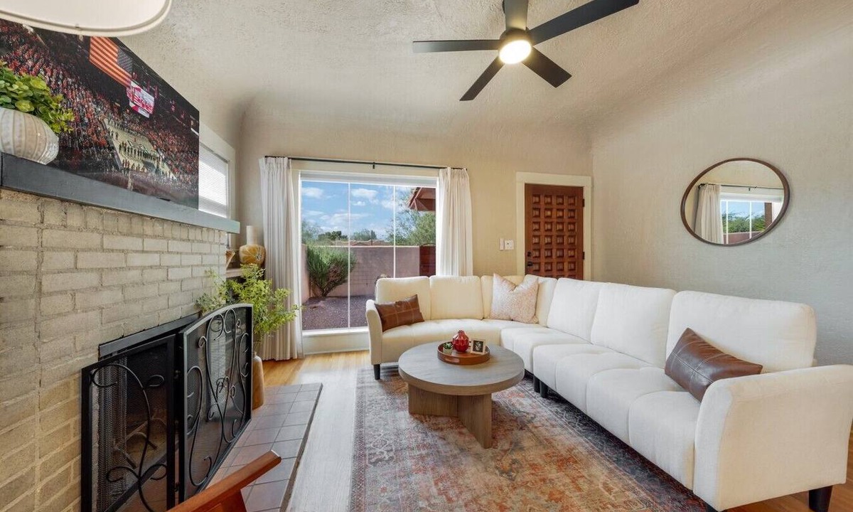 Sam Hughes House | Sam Hughes / 3BR 3BA / Fenced / Carport / Updated