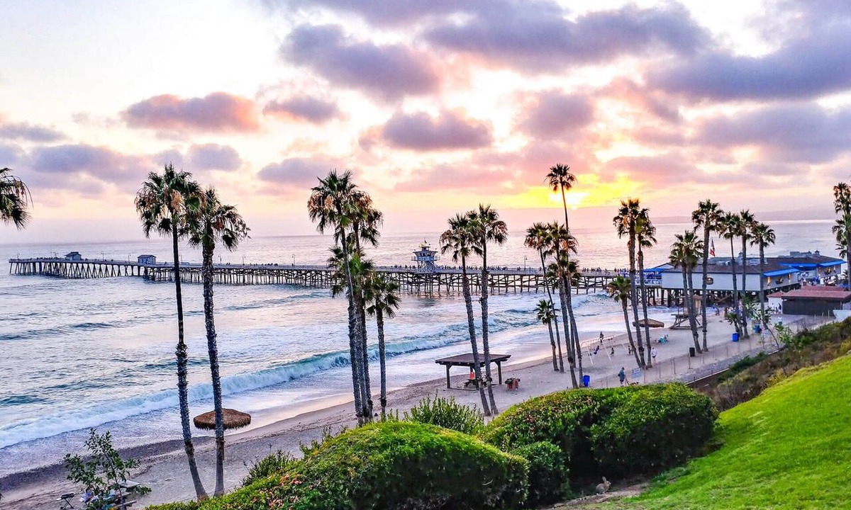 San Clemente Hotel | San Clemente Pier & Restaurants Steps from 2 Queen Beds Room | Free Parking