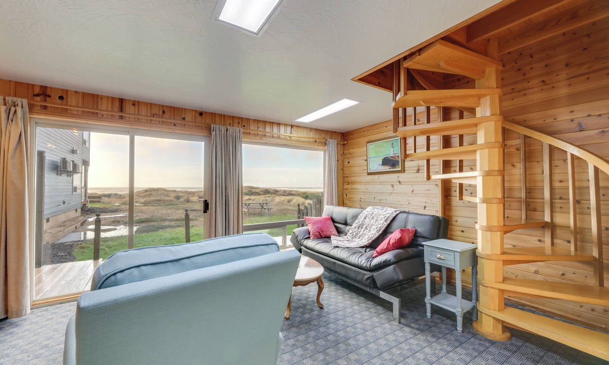 Waldport Cottage | Sanderling Sea Cottages, Unit 3 w/Private Balcony