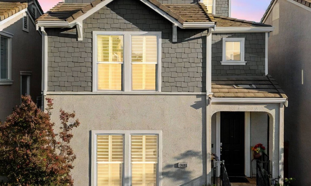 Rancho Cordova House | Savorn's Boutique Brownstone – 11-Bed Group Getaway Near River & Lake