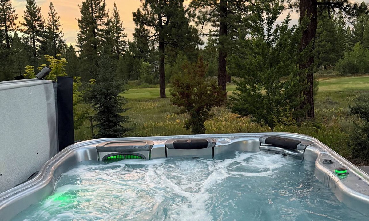 Ponderosa Palisades House | Schaffer's Mill Luxurious Mountain Escape w/Hot Tub, BBQ, Firepit & EV Charger