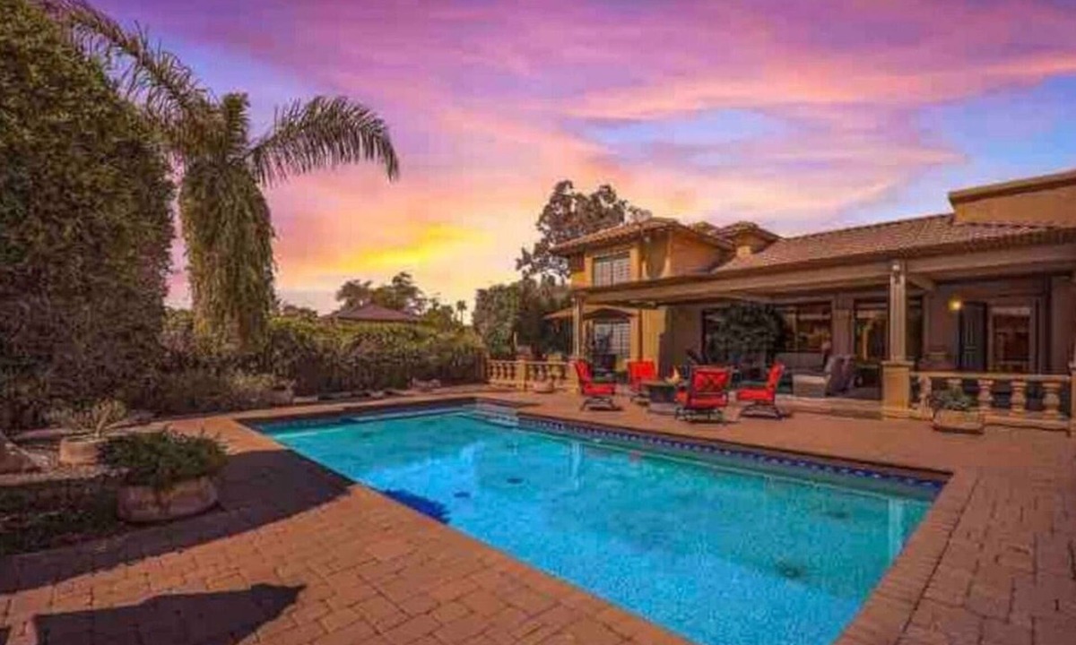 Central Scottsdale House | Scottsdale estate with heated pool and hot tub