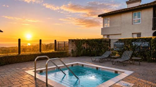 Monarch Beach Apartment | Seabreeze Retreat by AvantStay