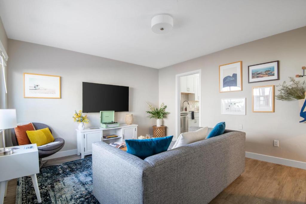 Village of La Jolla Apartment | Seashore Suites by AvantStay