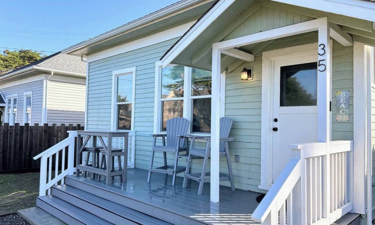 Eureka House | Seashore Sunsets -Coastal Escape