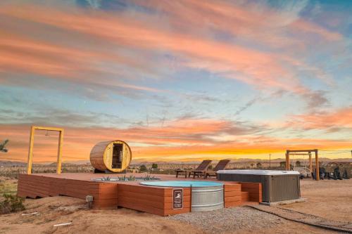 Yucca Valley House | Secluded JTPoolHot TubSaunaGame RoomStars