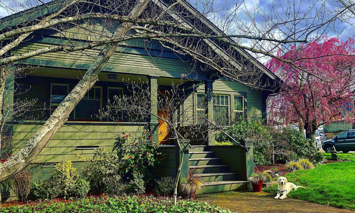 Historic Downtown District House | Second Spring Property - 3 bedroom 2 bath luxury home in the heart of Ashland